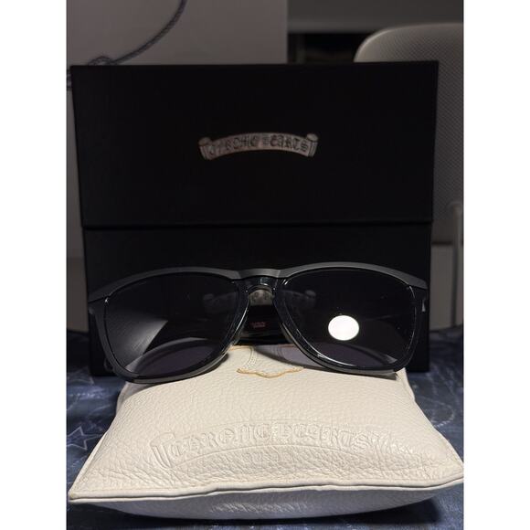 Oakley Frogskins Range XL Sunglasses Matte and Shiny Black Prizm OO9503-0658
